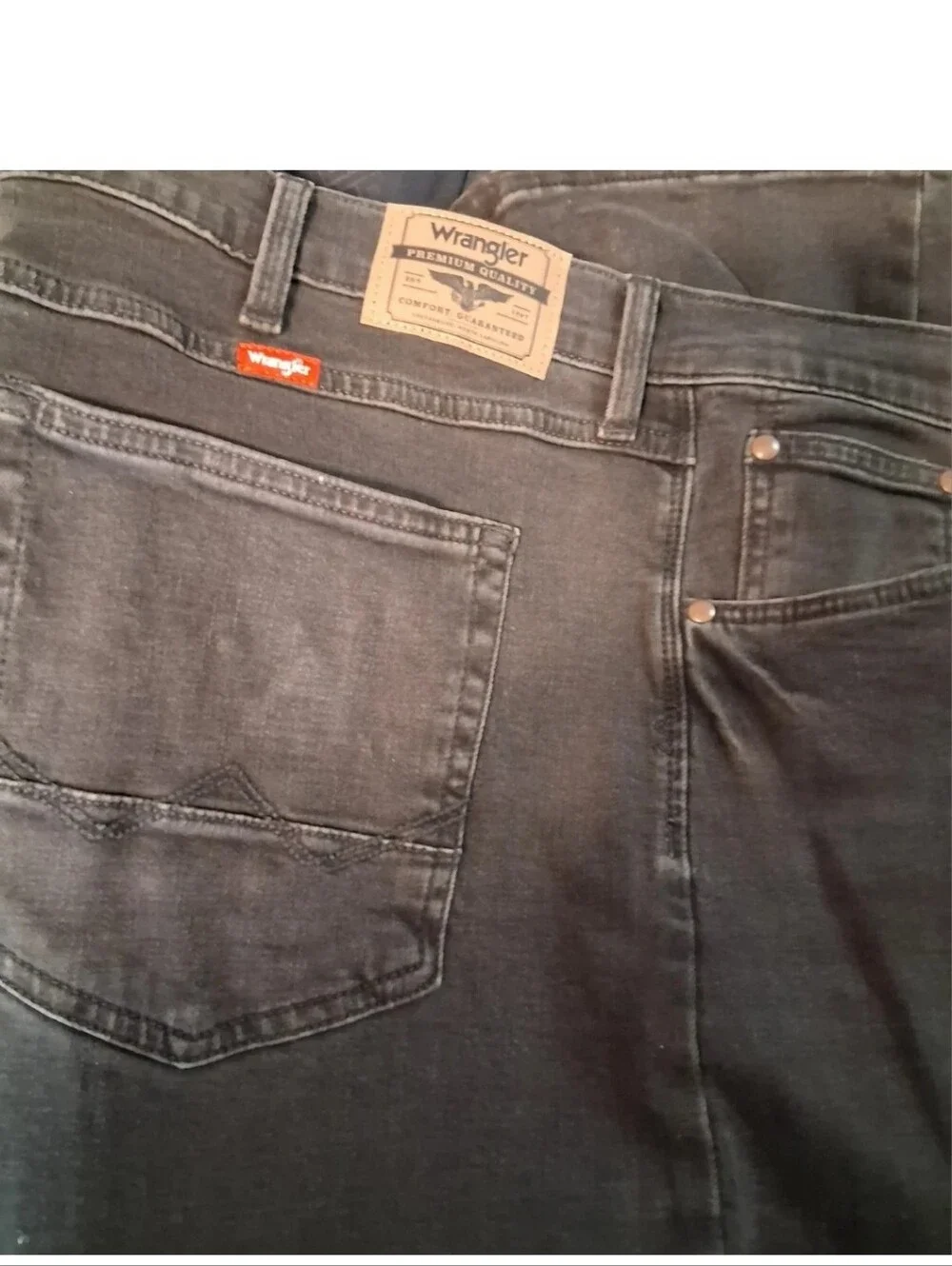 Wrangler Relaxed Bootcut Fit Jeans in Faded Black 42/30